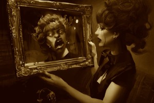 mirror-reflection-different-evil-qabb4pnem